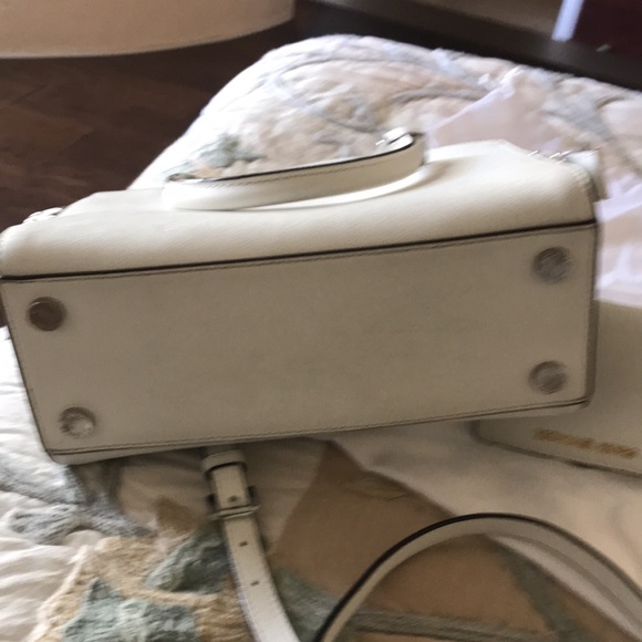 EUC Michael Kors authentic handbag with matching wallet, dust bag and adj strap - Picture 5 of 16